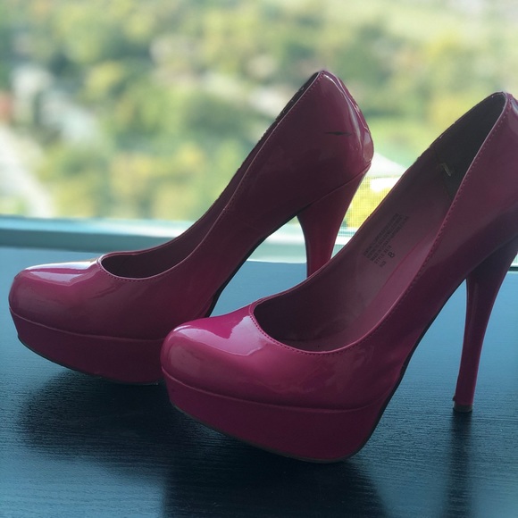 Hot Pink heels - Picture 2 of 2